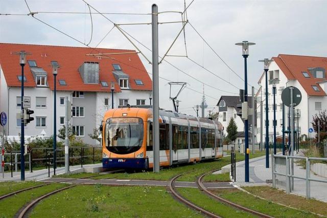 1A Comfortable, Private And Calm 4 Room Apartment, 2Km City Center, Private Car Park, Full Equipped Kitchen, Private And Stable Wifi, One Minute Tram Station, Smart Tv, Whatsapp Support, No Additional Costs! Eur 500 Cashback For 2 Months Mannheim Exterior foto