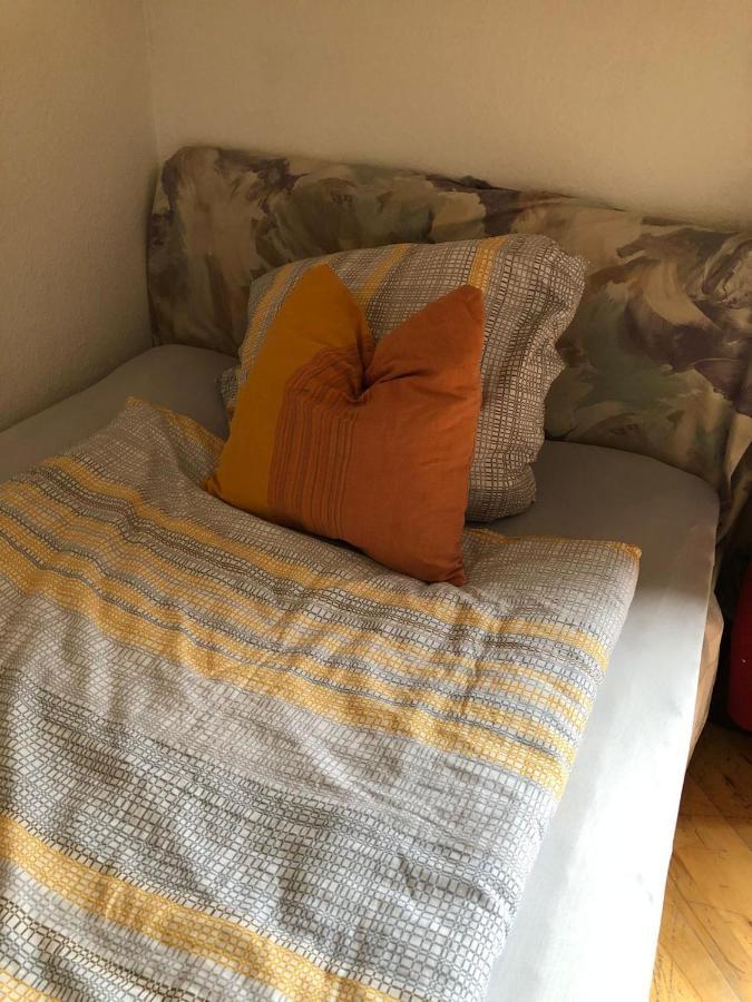 1A Comfortable, Private And Calm 4 Room Apartment, 2Km City Center, Private Car Park, Full Equipped Kitchen, Private And Stable Wifi, One Minute Tram Station, Smart Tv, Whatsapp Support, No Additional Costs! Eur 500 Cashback For 2 Months Mannheim Exterior foto